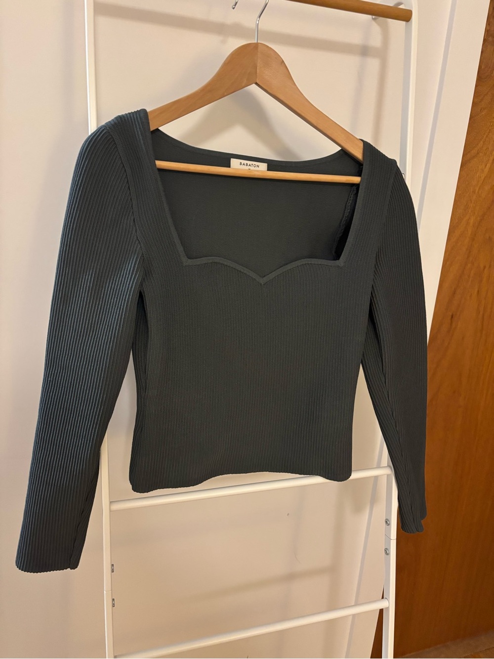 Aritzia soft ribbed top size M